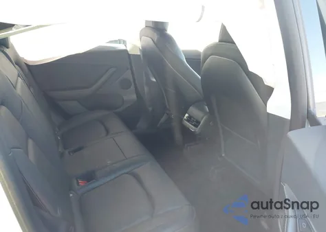 2022 Tesla Model Y Long Range Dual Motor All-Wheel Drive z USA, uszkodzony, nr VIN 7SAYGDEE8NF363362